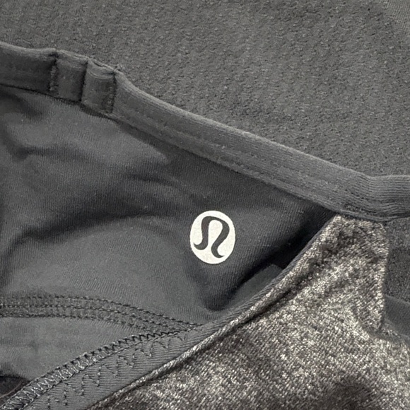 Lululemon Black and grey Women's tank Top with built in bra size 8 - Picture 2 of 8